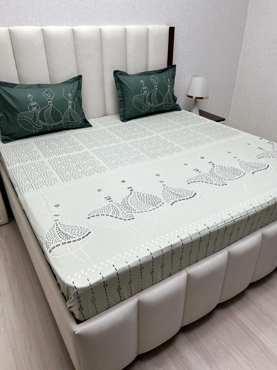 

Pure Decor Cotton King Size Double Bed Bedsheet With 2 Pillow Covers 2.74m X 2.74m, Green