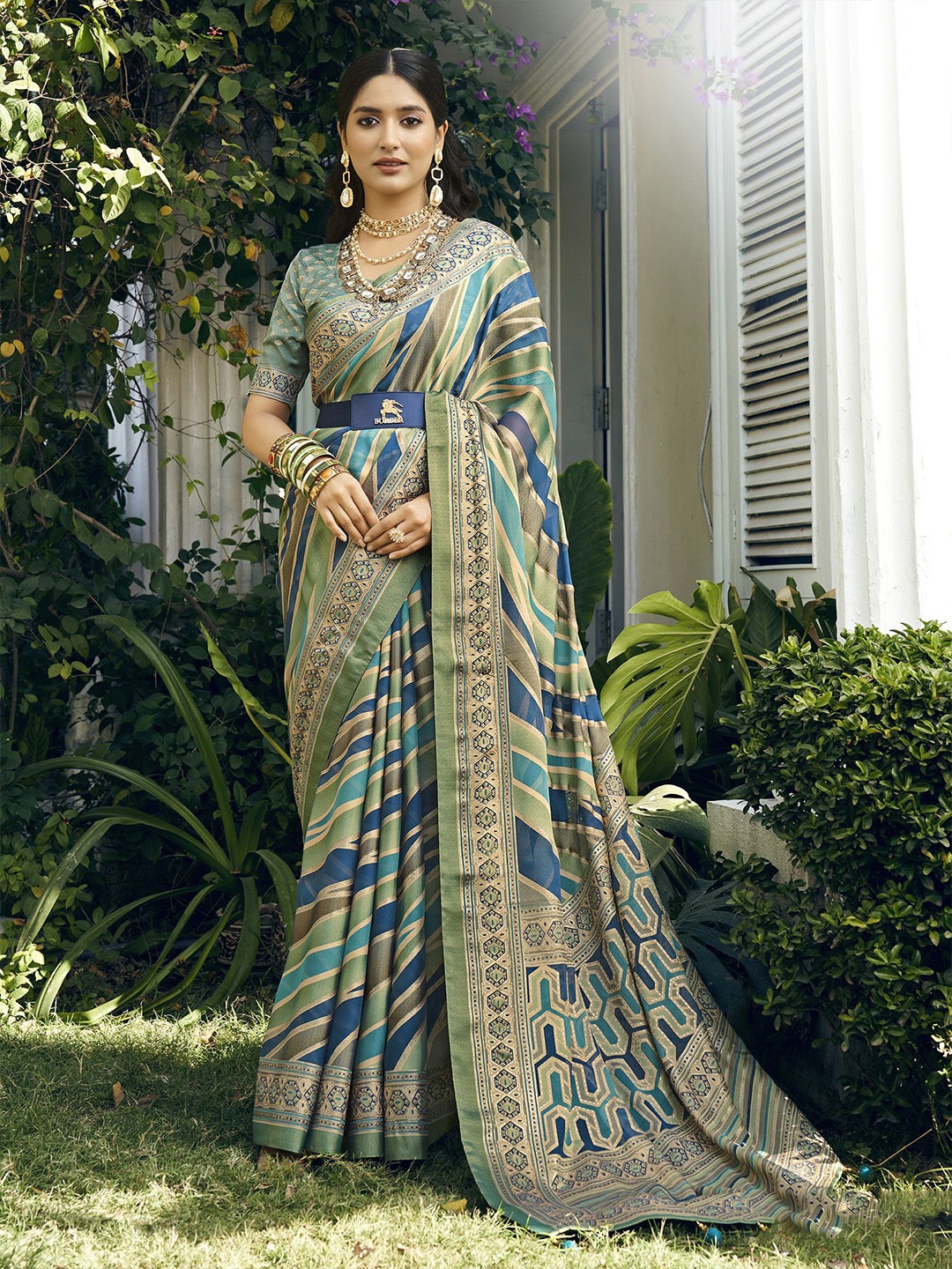 

elora Striped Pure Georgette Saree, Teal