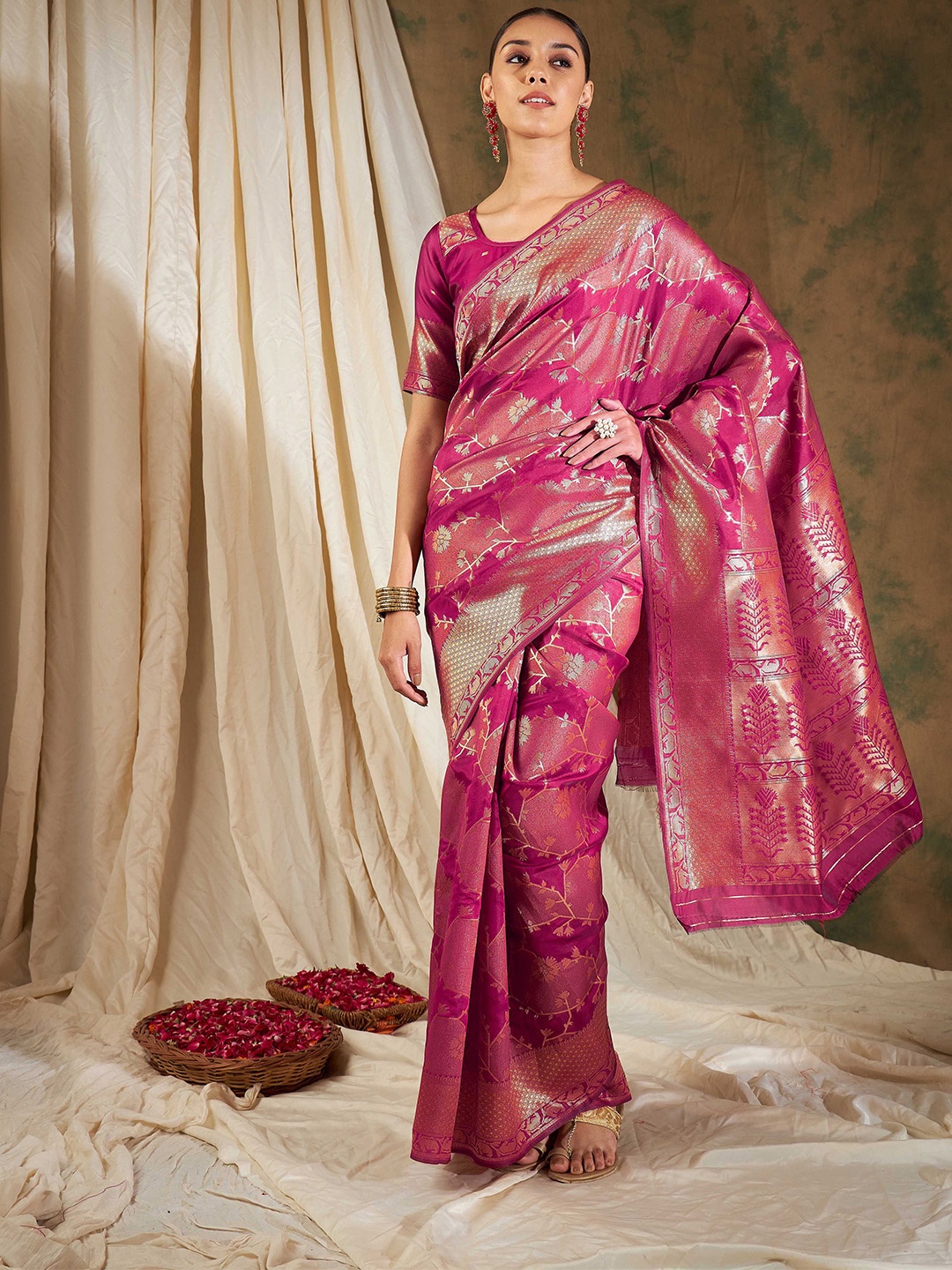 

DEVATITHI Woven Design Zari Pink Banarasi Silk Saree