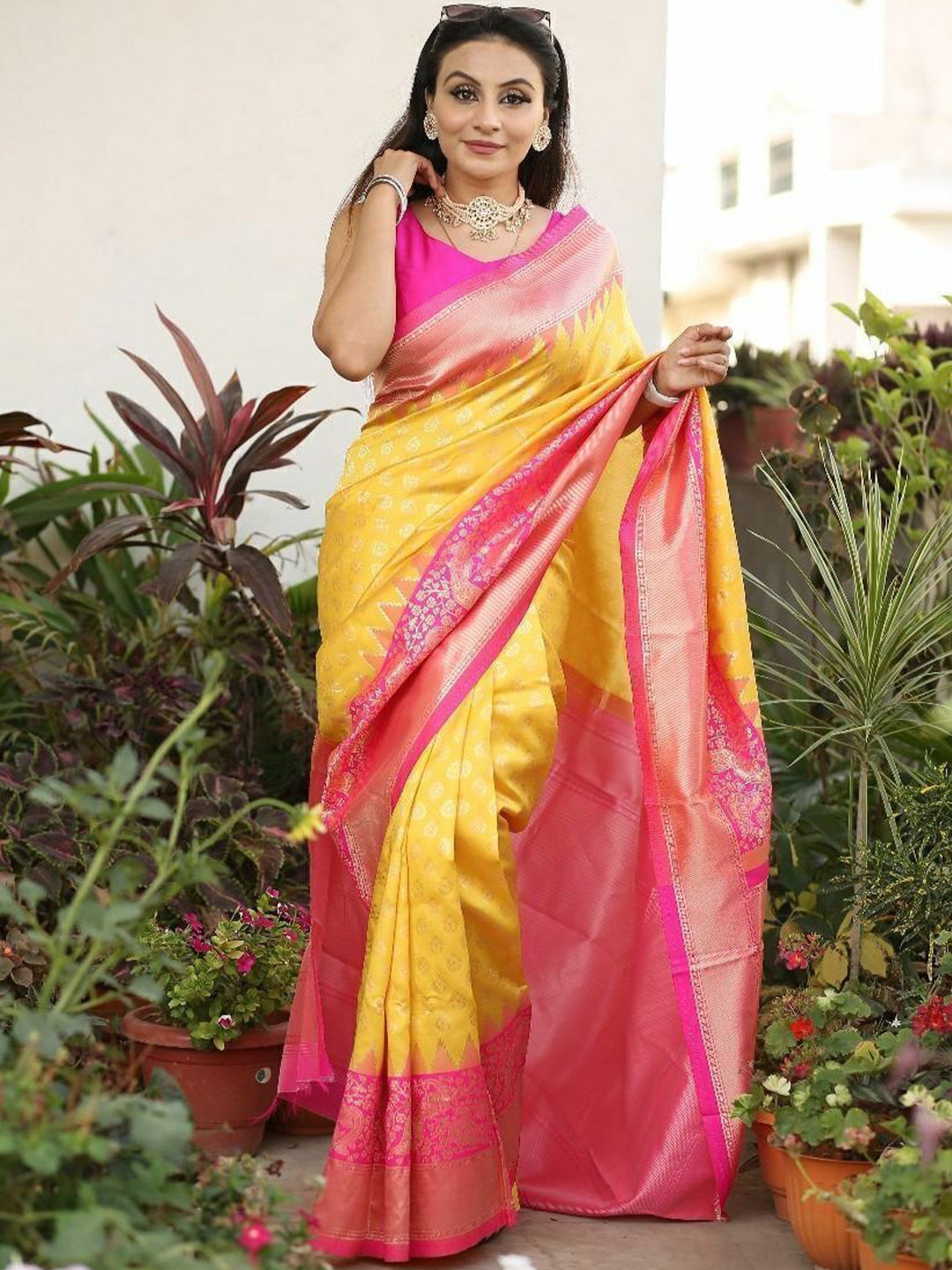 

bansari textiles Woven Design Zari Kanjeevaram Saree, Yellow