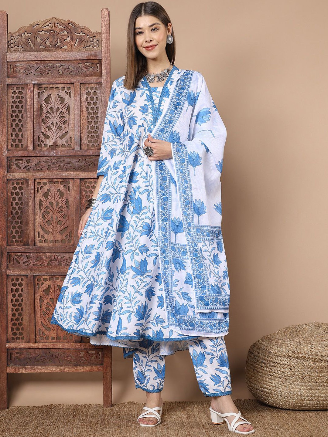 

Anouk Rustic Floral Printed Square Neck Pure Cotton Anarkali Kurta With Trousers & Dupatta, Blue