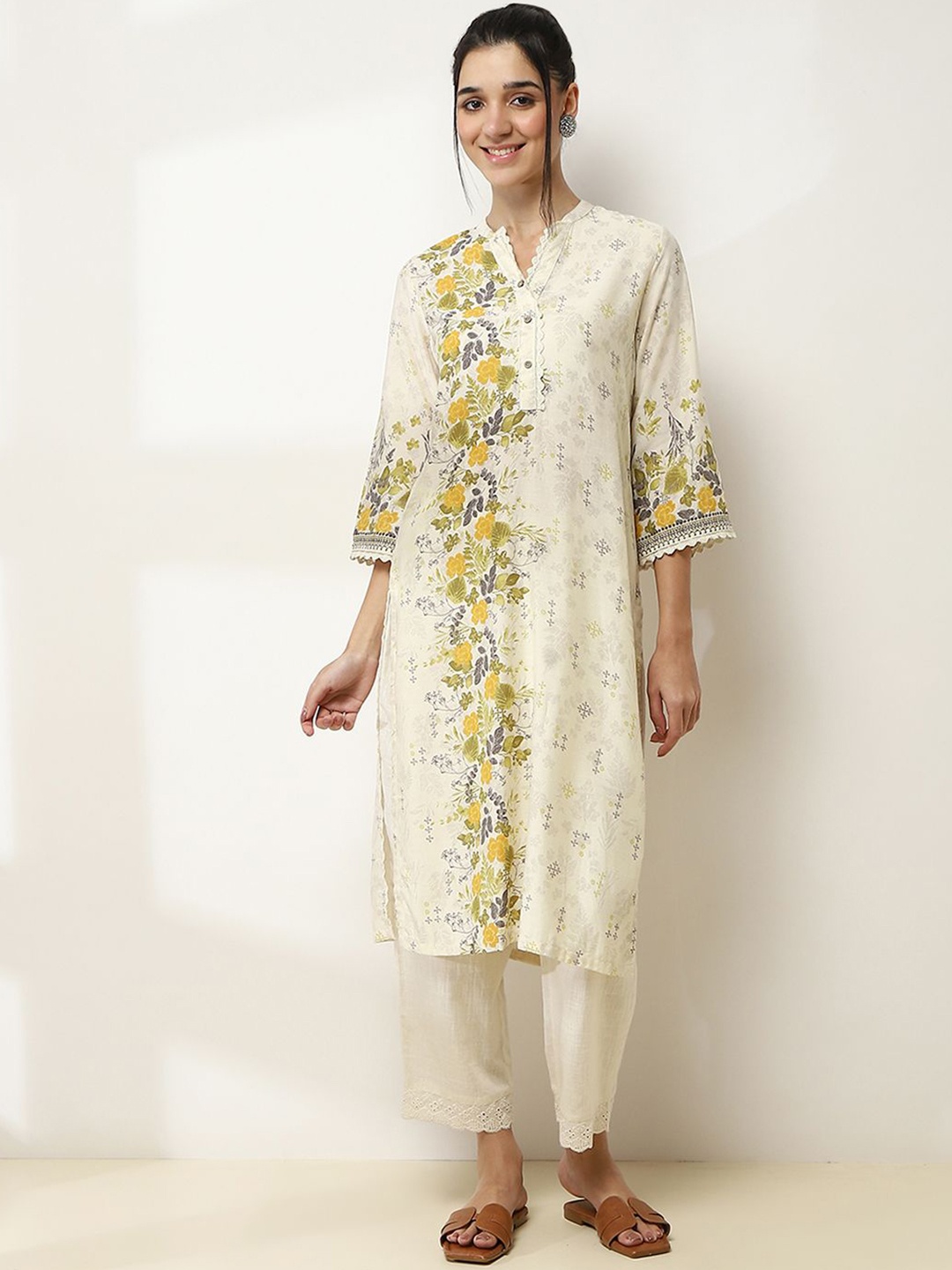 

Rangriti Floral Printed Mandarin Collar Flared Sleeves Straight Kurta, Cream