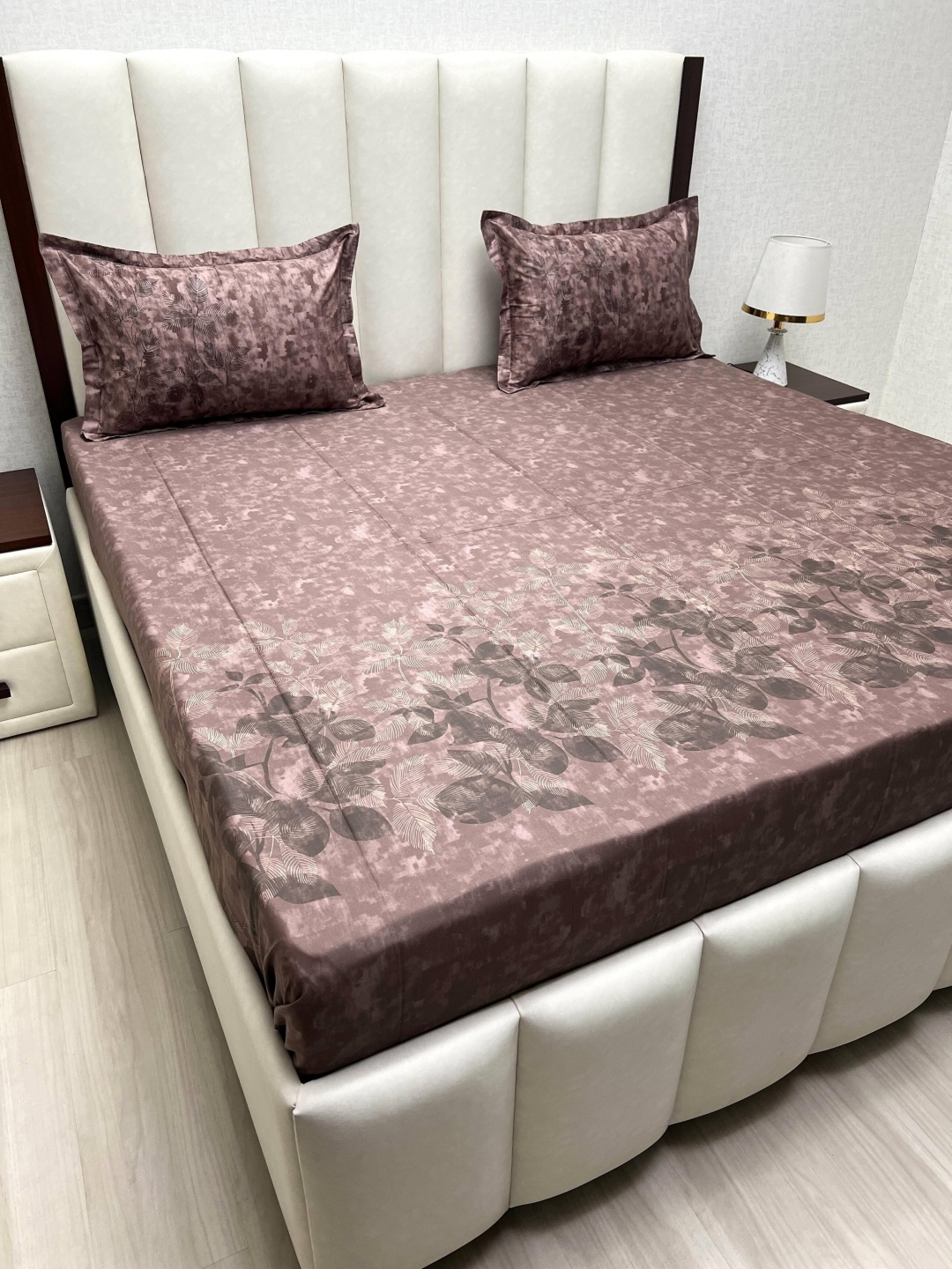 

Pure Decor Royal Majestic Brown Printed Cotton 260 TC King Bedsheet Set 2.74 m x 2.74 m