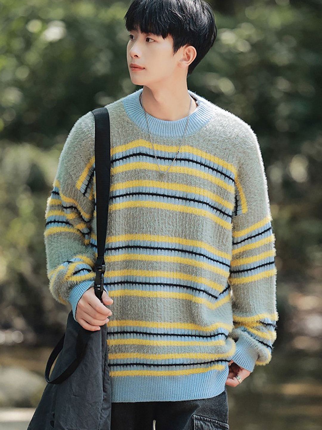 

StyleCast x Revolte Men Boucle Striped Longline Pullover, Blue