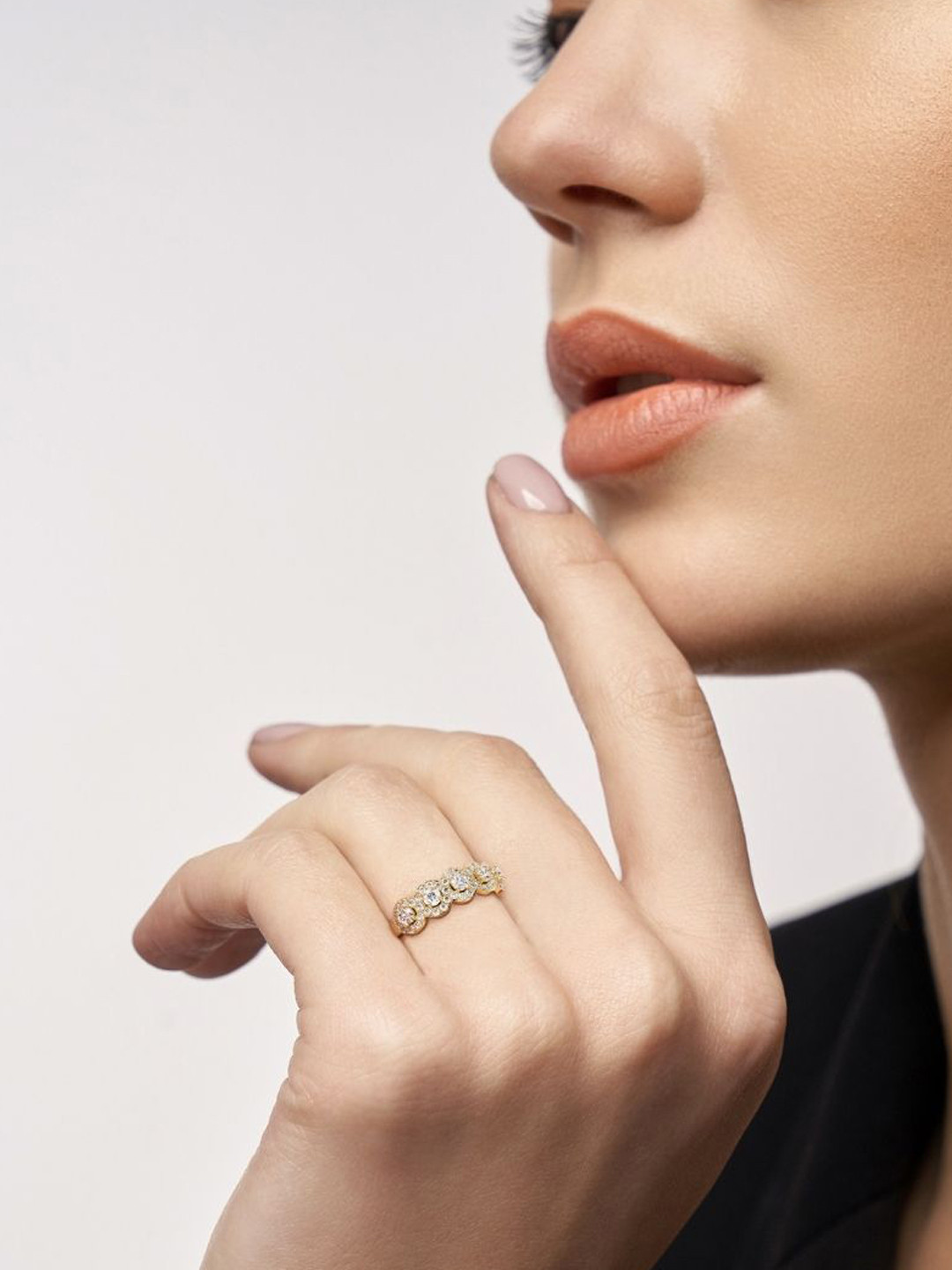 

Emori Women Five Stone Solitaire Halo Ring 1.88gm, Gold