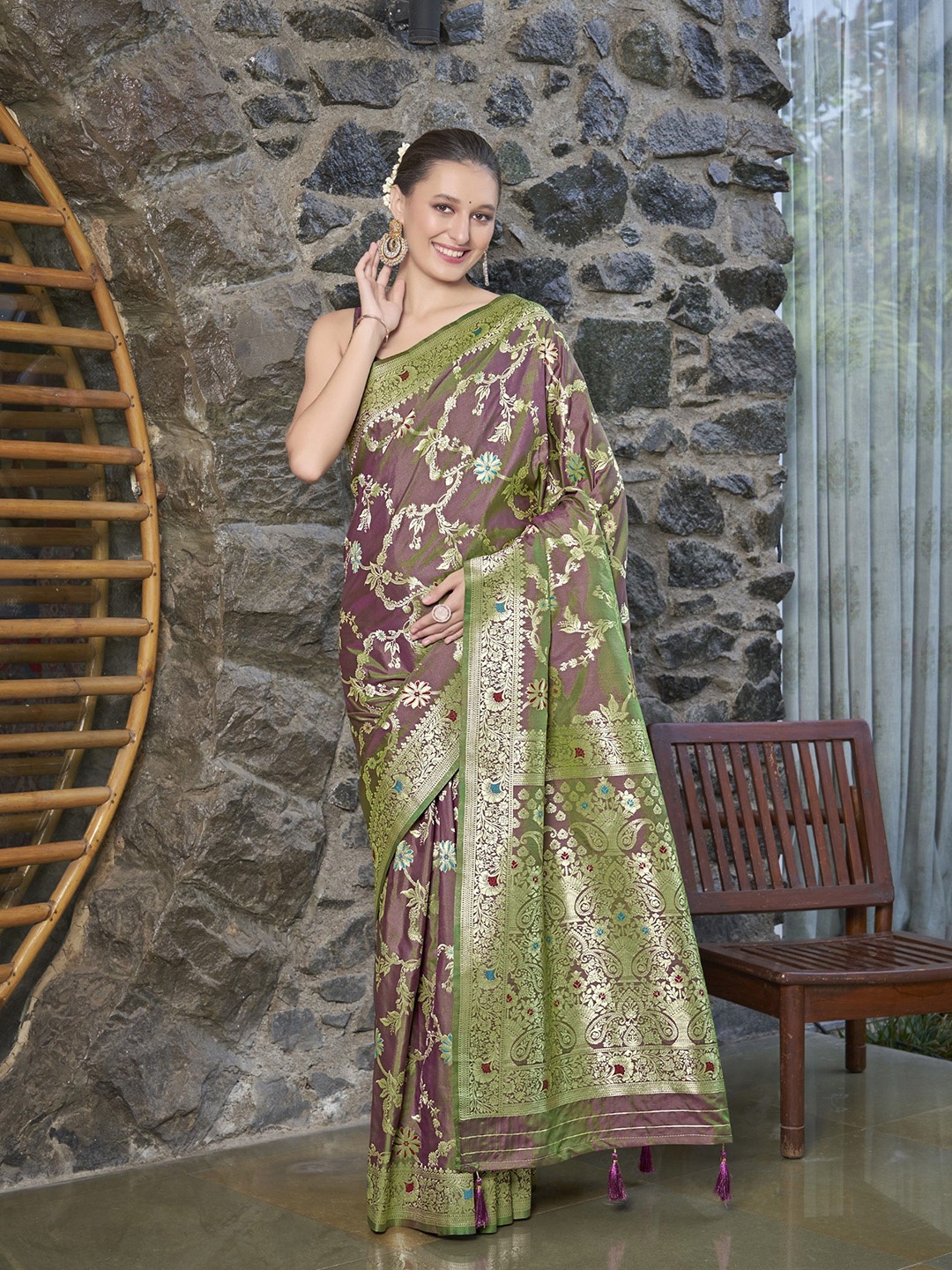 

SAREETHNIC Woven Design Zari Pure Silk Banarasi Saree, Green