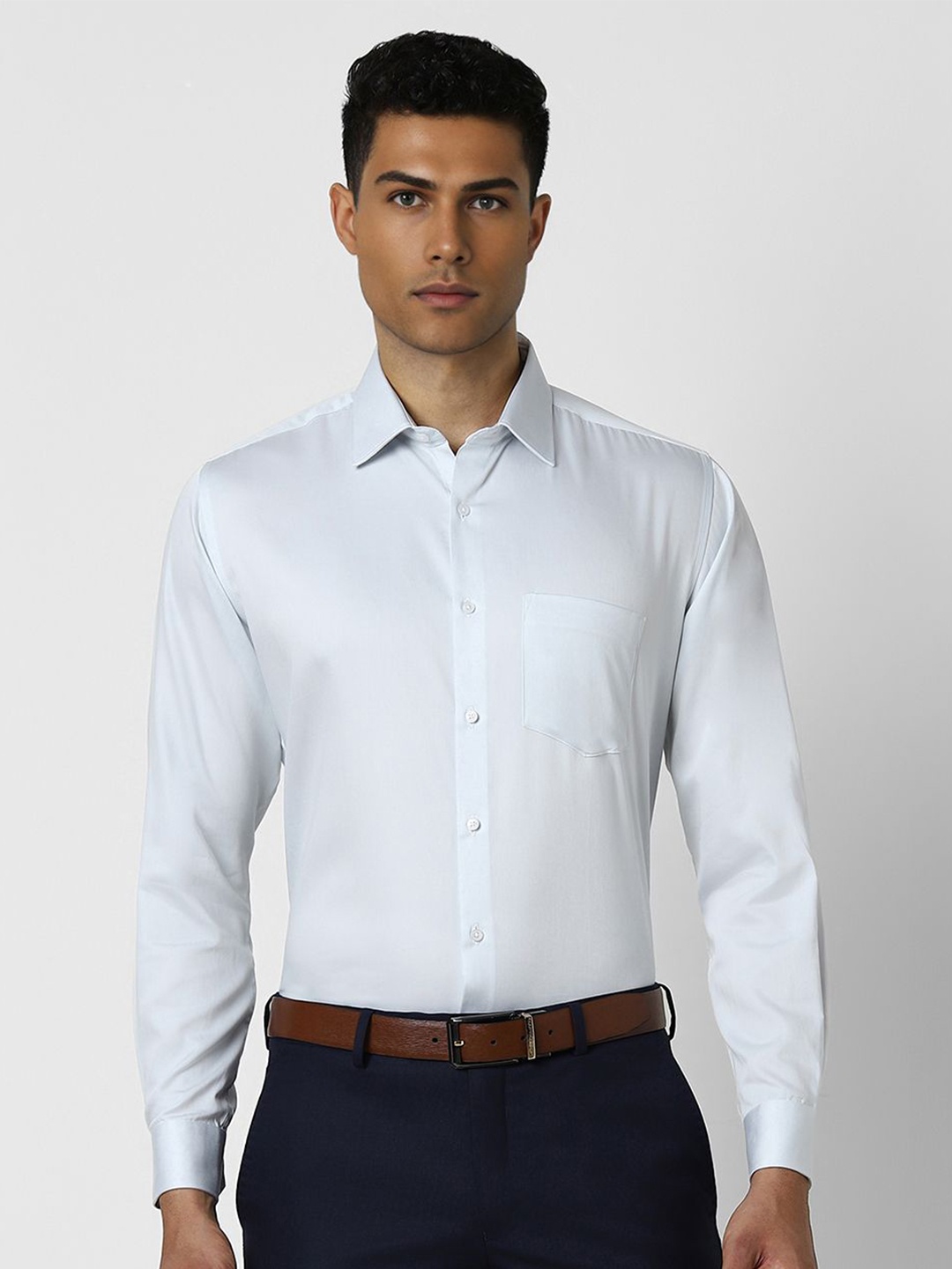 

Van Heusen Men Spread Collar Solid Cotton Formal Shirt, Blue