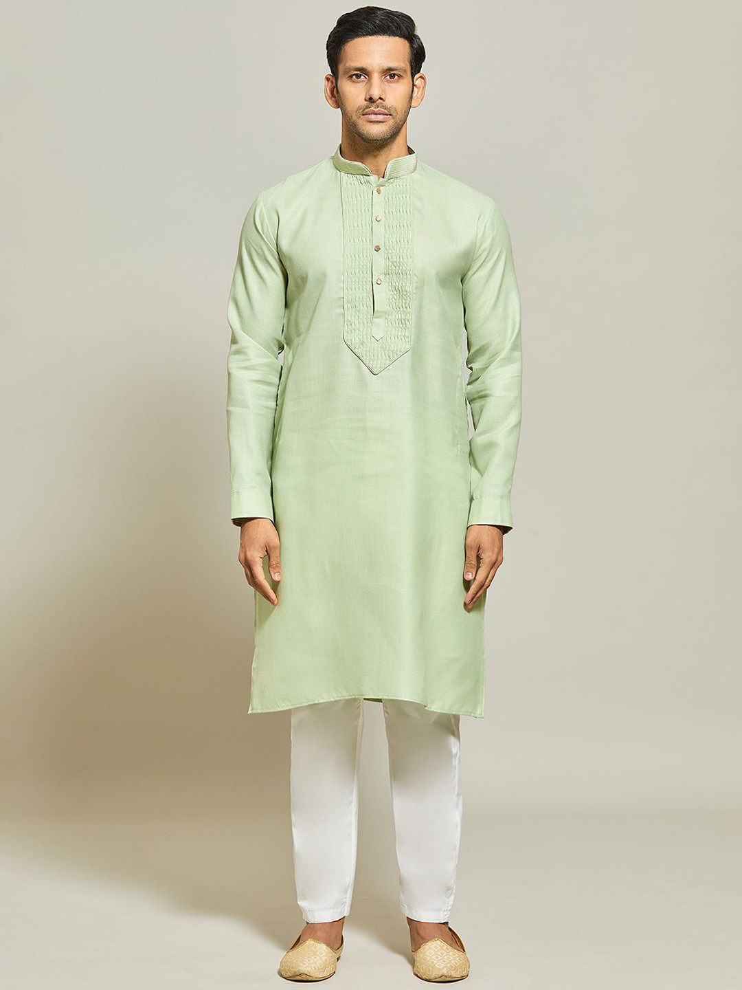 

Arihant Rai Sinha Men Regular Linen Kurta with Trousers, Green