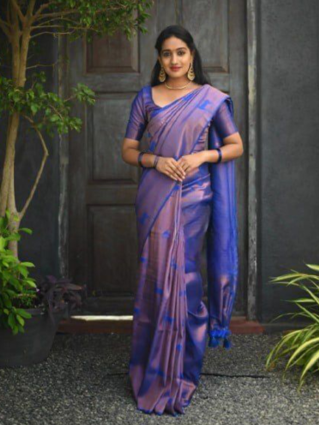 

bansari textiles Woven Design Kanjeevaram Saree, Blue