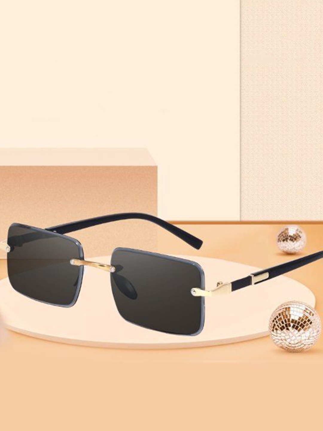 

RICH CLUB Unisex Square Sunglasses with UV Protected Lens, Black