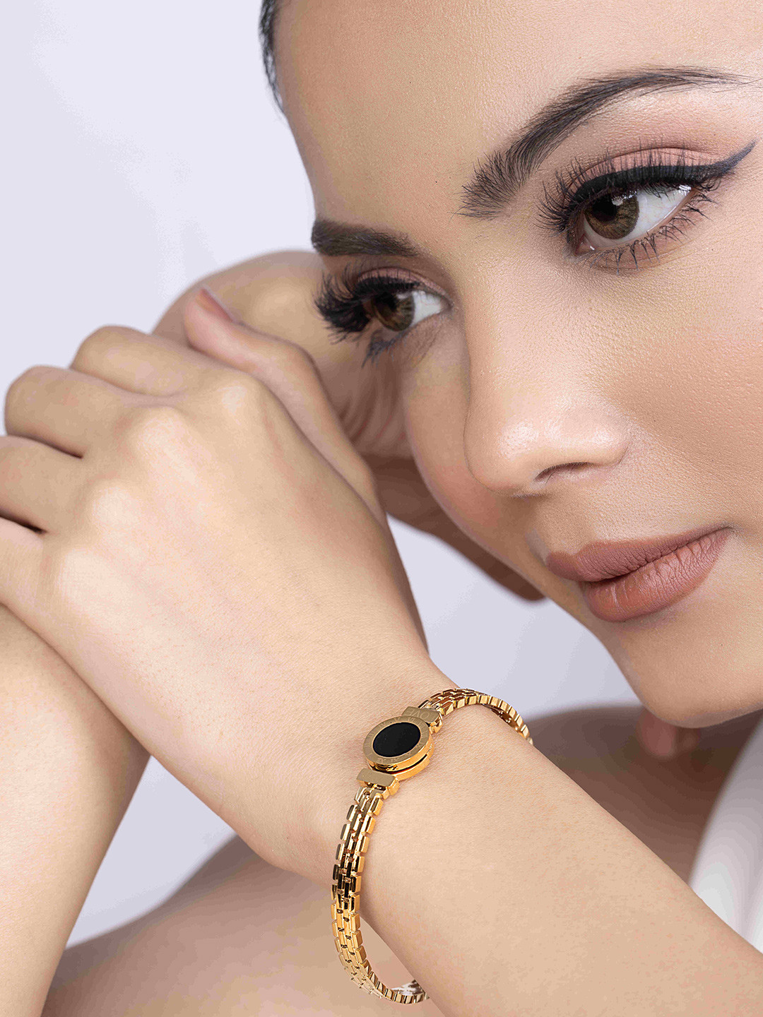 

KAORI BY SHREYA AGARWAL Stainless Steel Gold-Plated Bangle-Style Bracelet