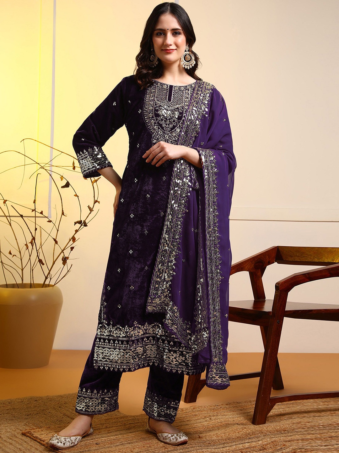 

BHARODIYA ENTERPRISES Floral Embroidered Velvet Straight Kurta with Trouser & Dupatta, Purple