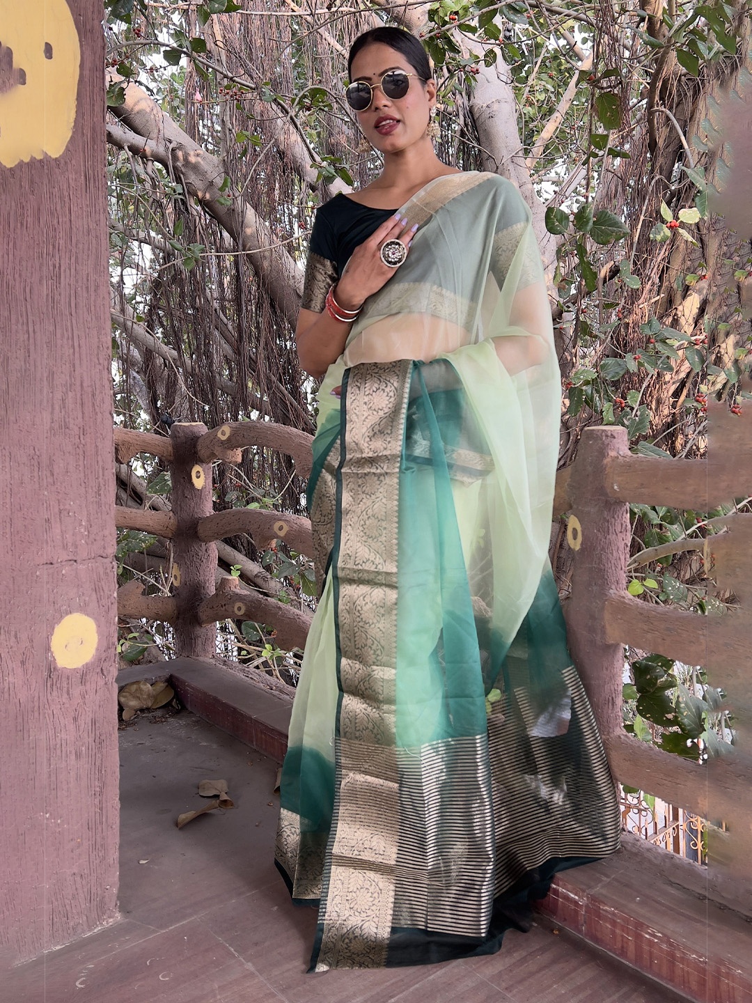 

bansari textiles Ombre Zari Jute Silk Kota Saree, Green
