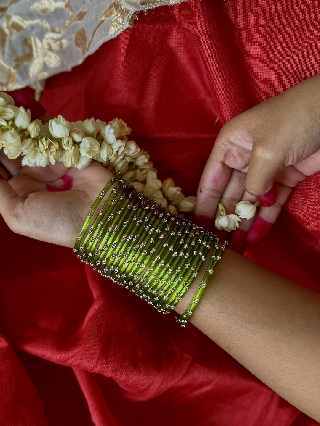 

Janpath Online Set Of 12 Stone-Studded Glass Bangles, Green