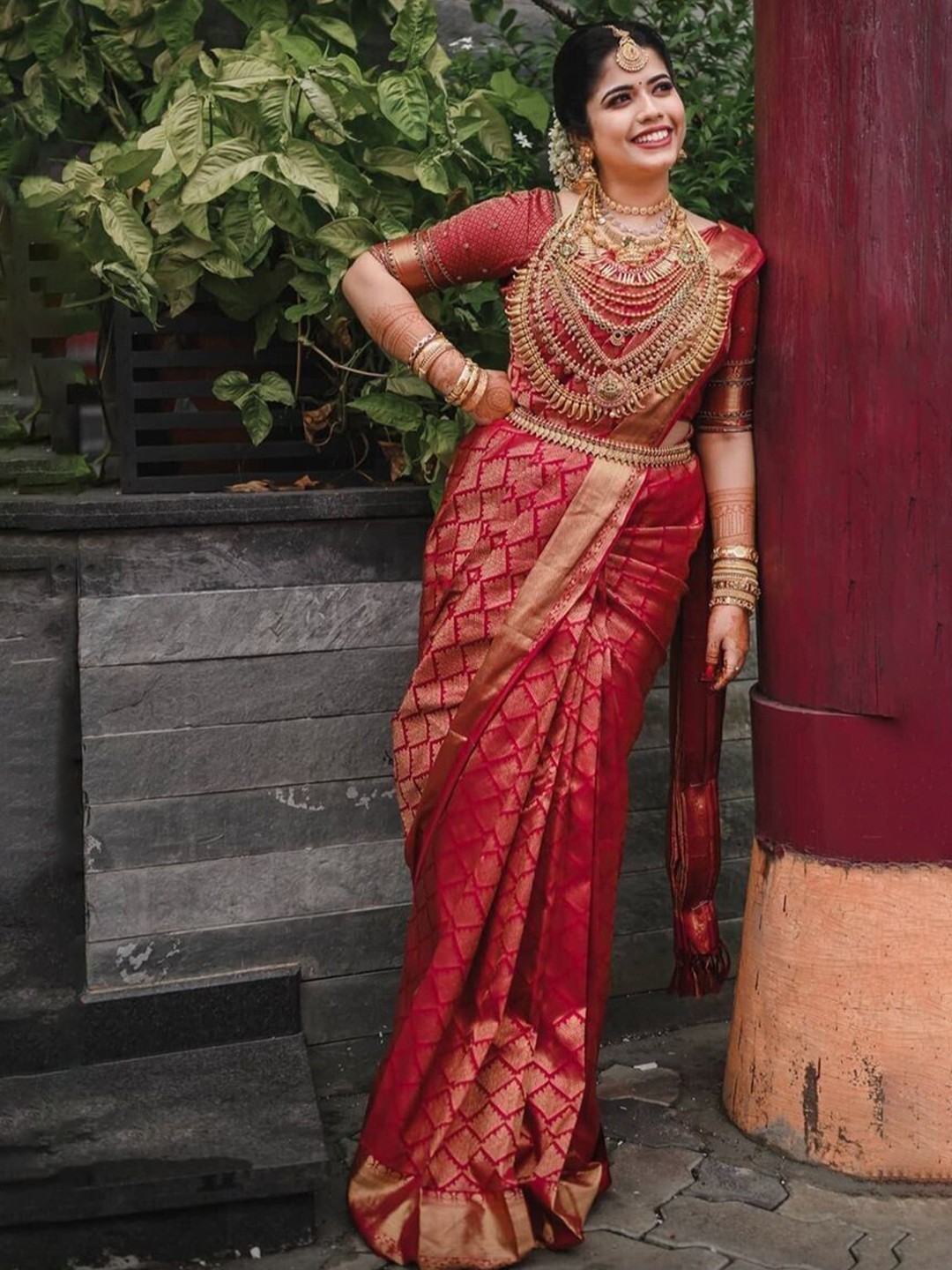 

bansari textiles Woven Design Zari Banarasi Saree, Red