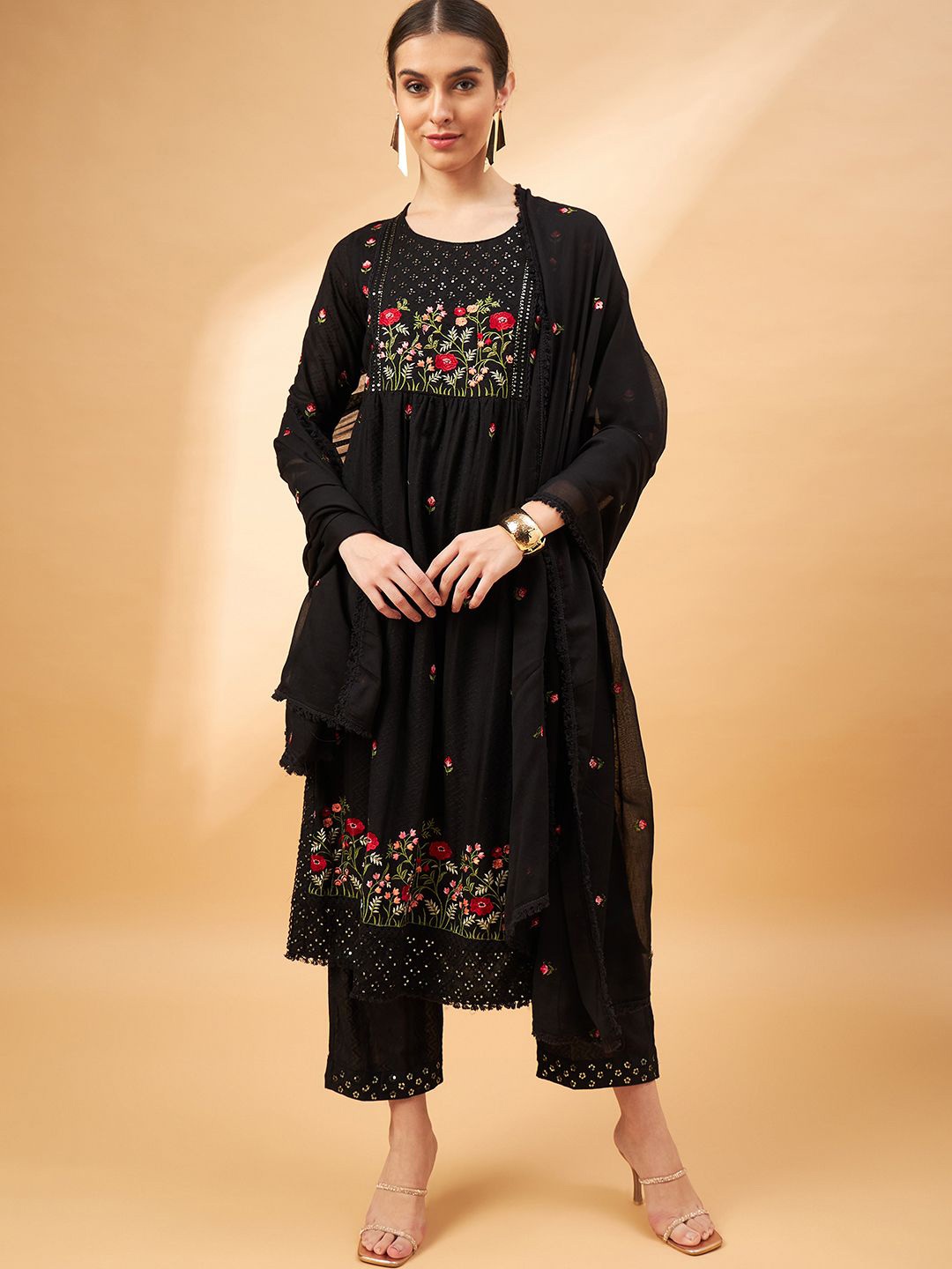 

CHETI Women Regular Thread Work Pure Cotton Kurta with Trousers & With Dupatta, Black