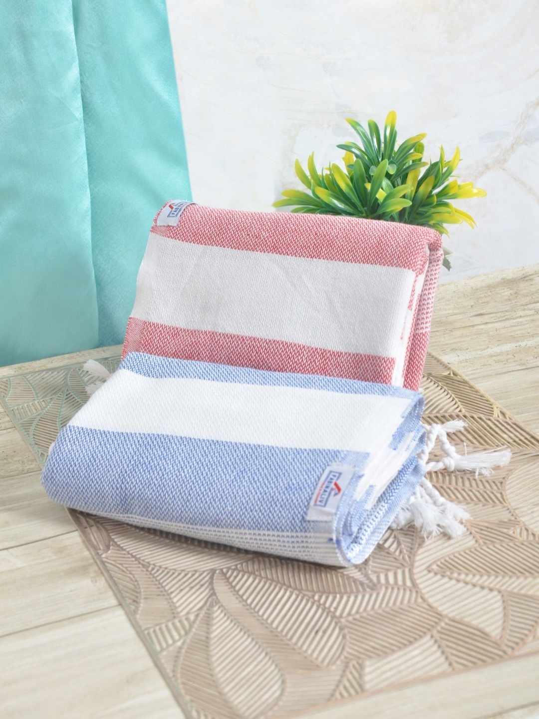 

FABINALIV White & Blue 2 Striped Cotton 225 GSM Bath Towel