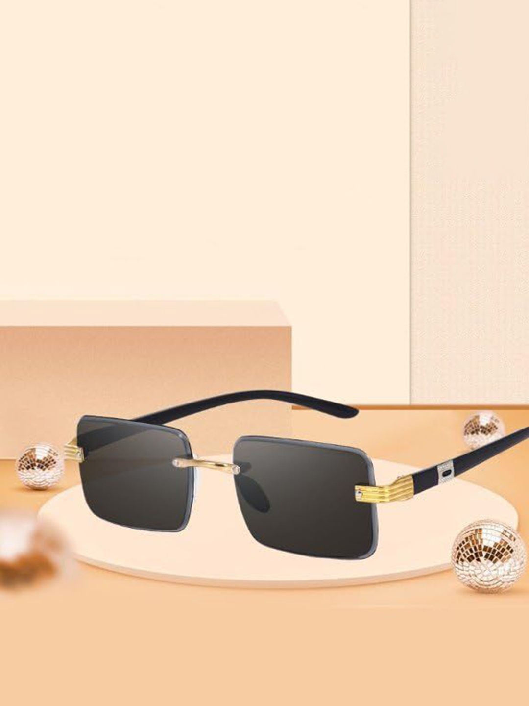 

RICH CLUB Unisex Square Sunglasses with UV Protected Lens, Black