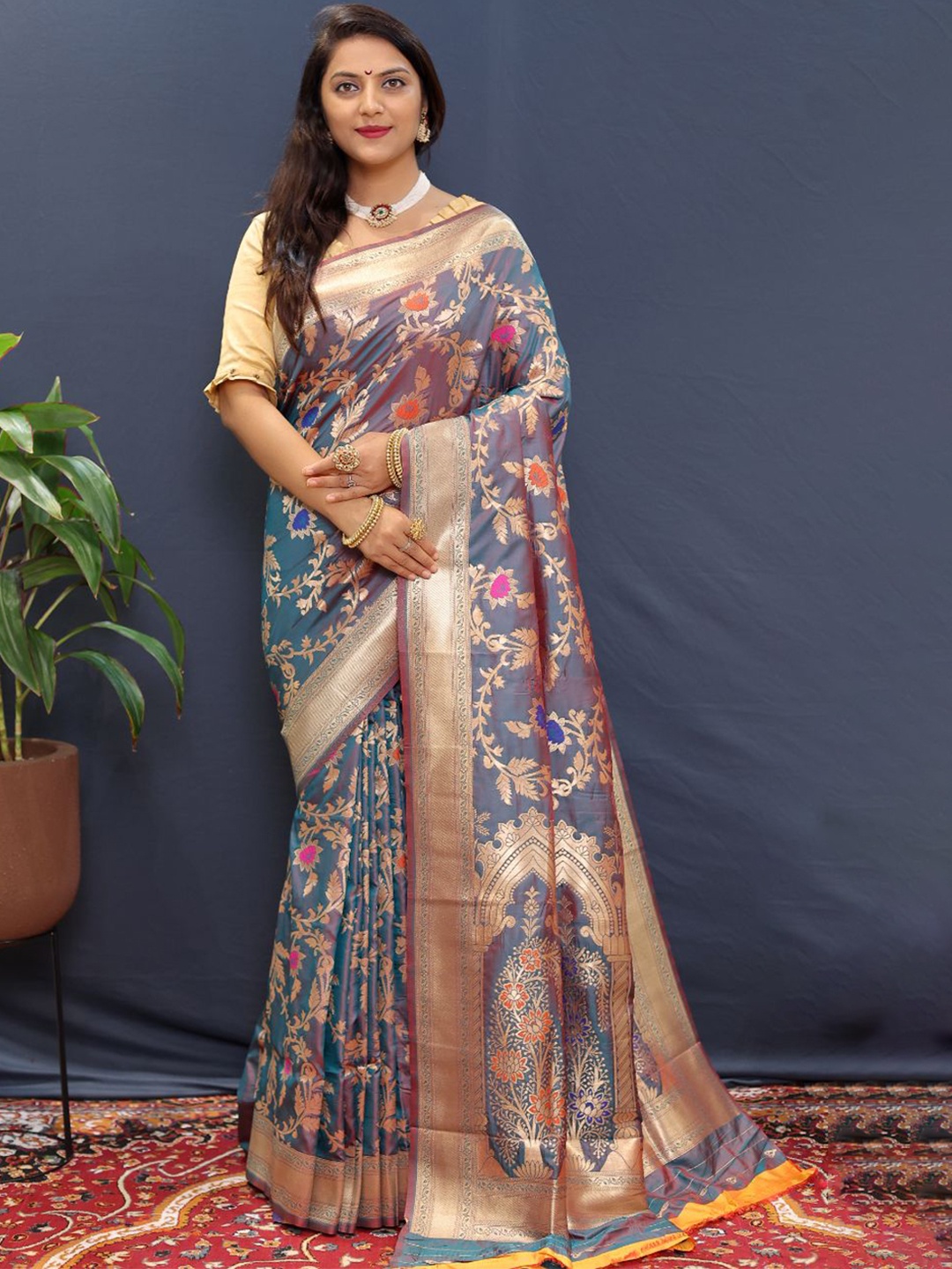 

amirat Gulab Ful Ethnic Motifs Woven Design Zari Pure Silk Banarasi Saree, Teal