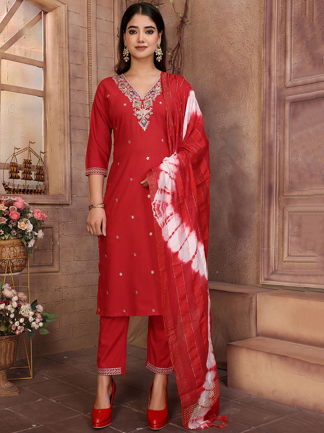 

DIVASTRI Floral Yoke Design Embroidered Straight Kurta With Trousers And Dupatta, Red