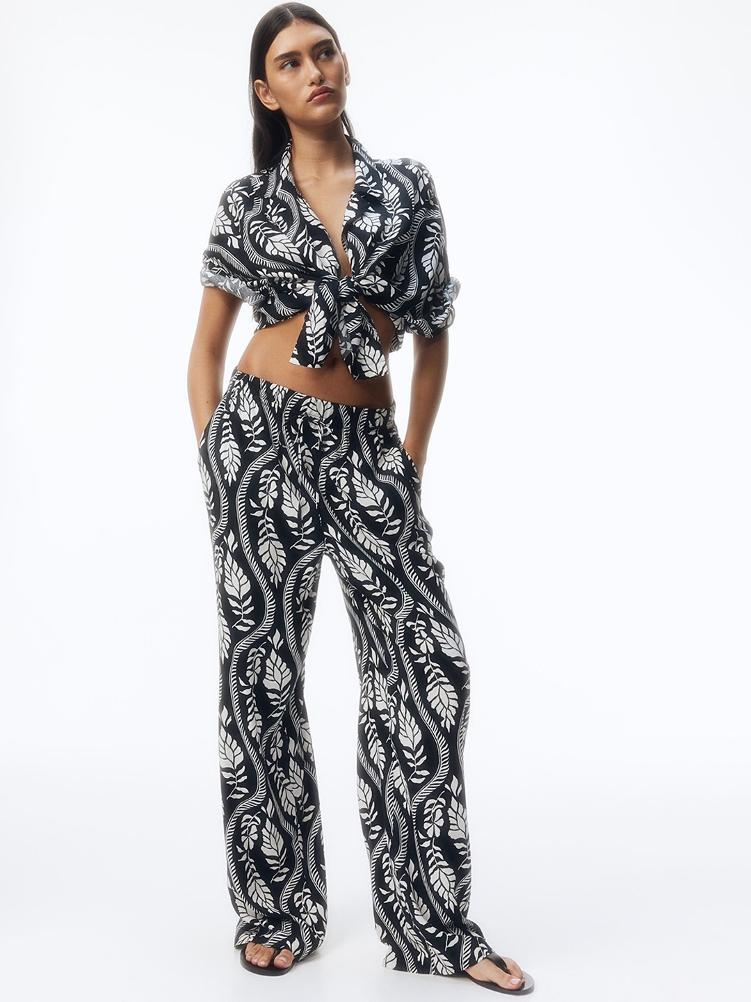 

H&M Viscose Drawstring Trousers, Black