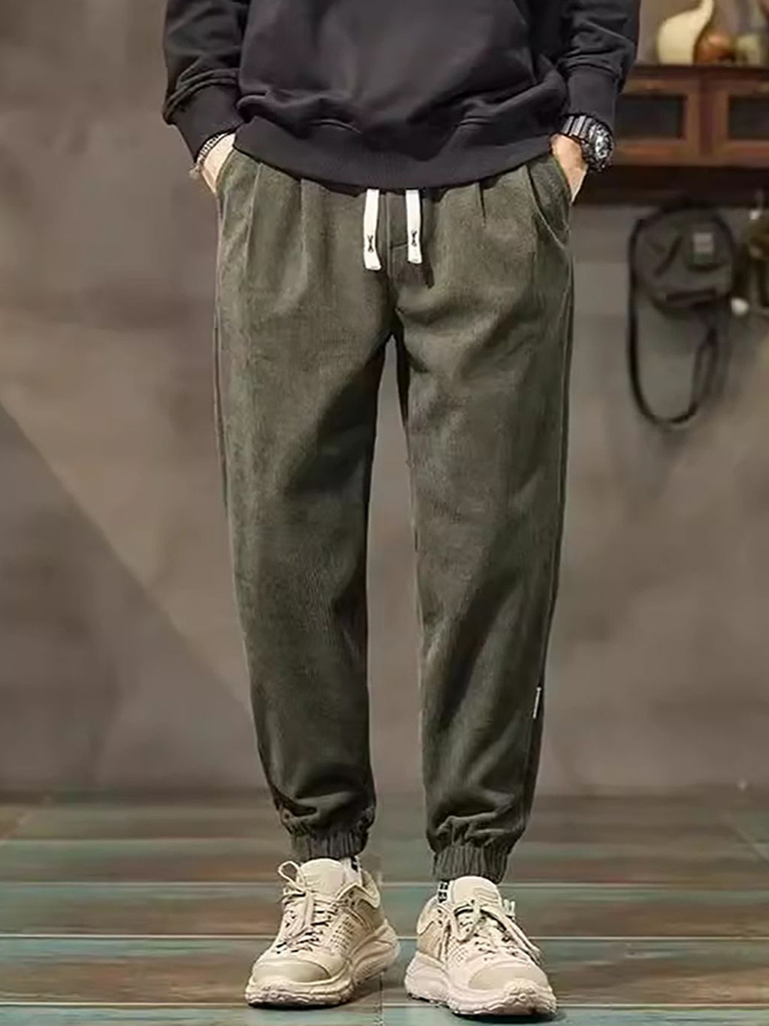 

StyleCast x Revolte Men Easy Wash Mid-Rise Regular Fit Jogger, Green