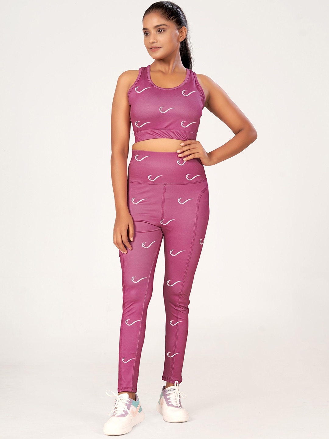 

POOJARAN SAREE Women Abstract Printed Tracksuits, Pink