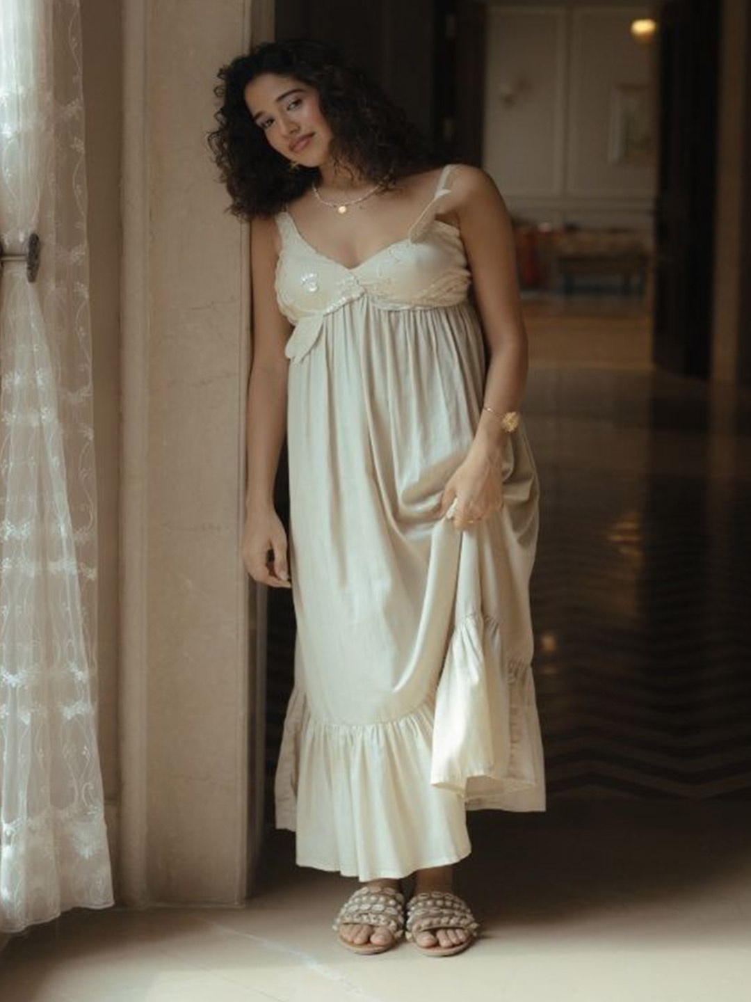 

LABEL SUGAR Satin Fit & Flare Maxi Dress, White