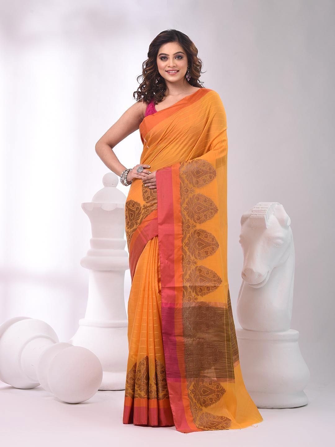 

VIBHAVARI Woven Design Zari Saree, Yellow