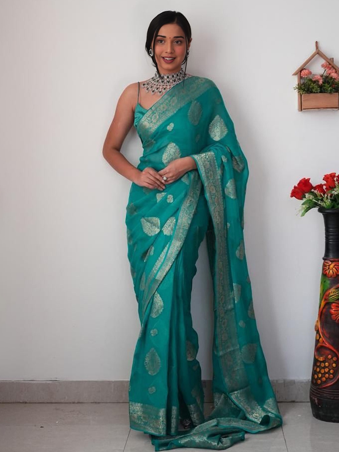 

bansari textiles Woven Design Zari Saree, Green