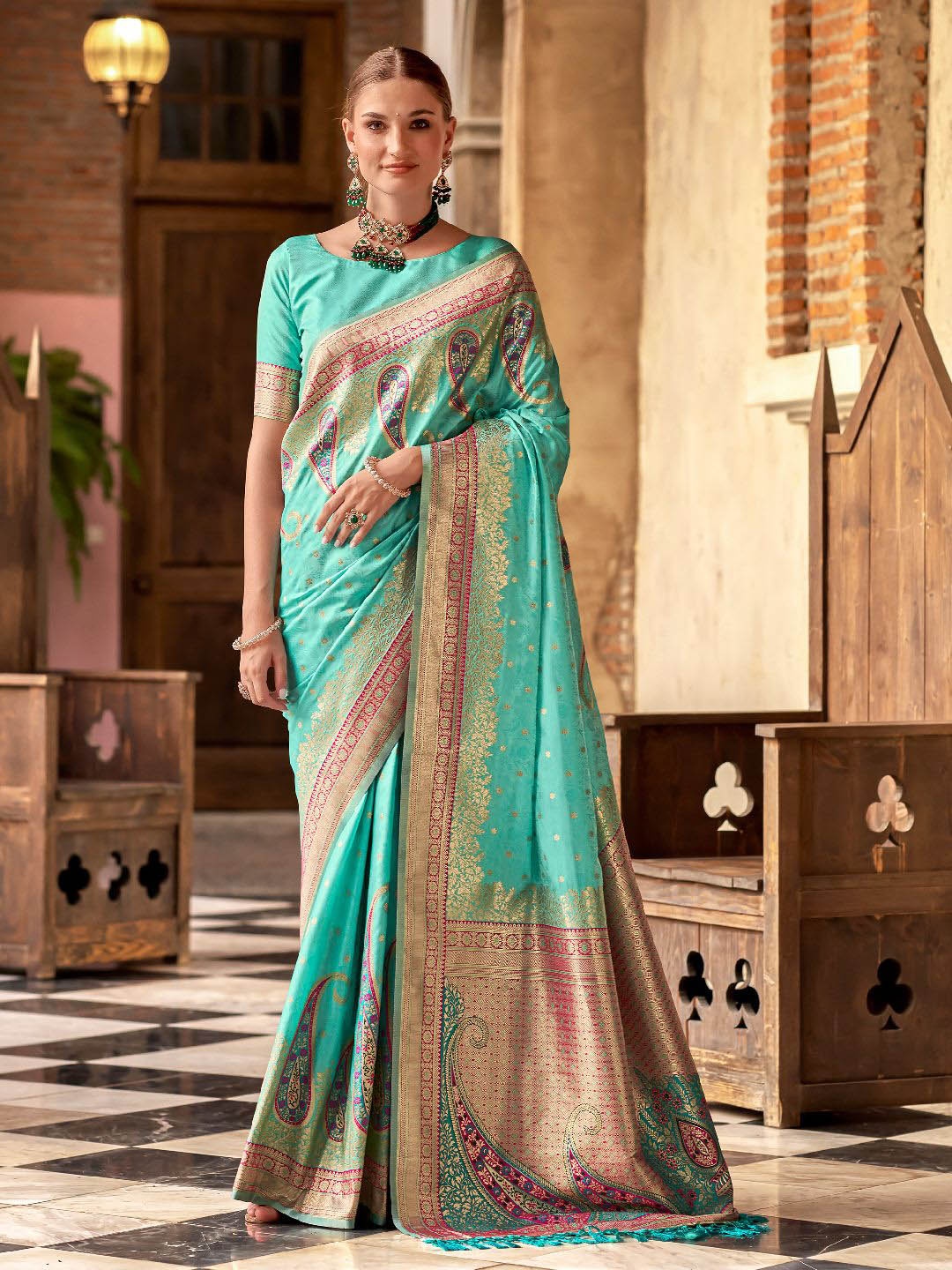 

Mitera Woven Design Zari Saree, Turquoise blue