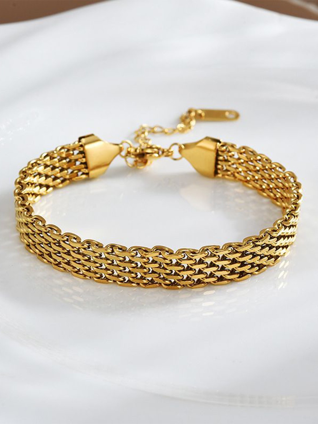 

KAORI BY SHREYA AGARWAL Stainless Steel Gold-Plated Link Bracelet