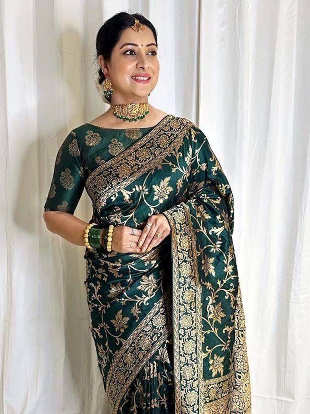 

bansari textiles Woven Design Zari Patola Saree, Green