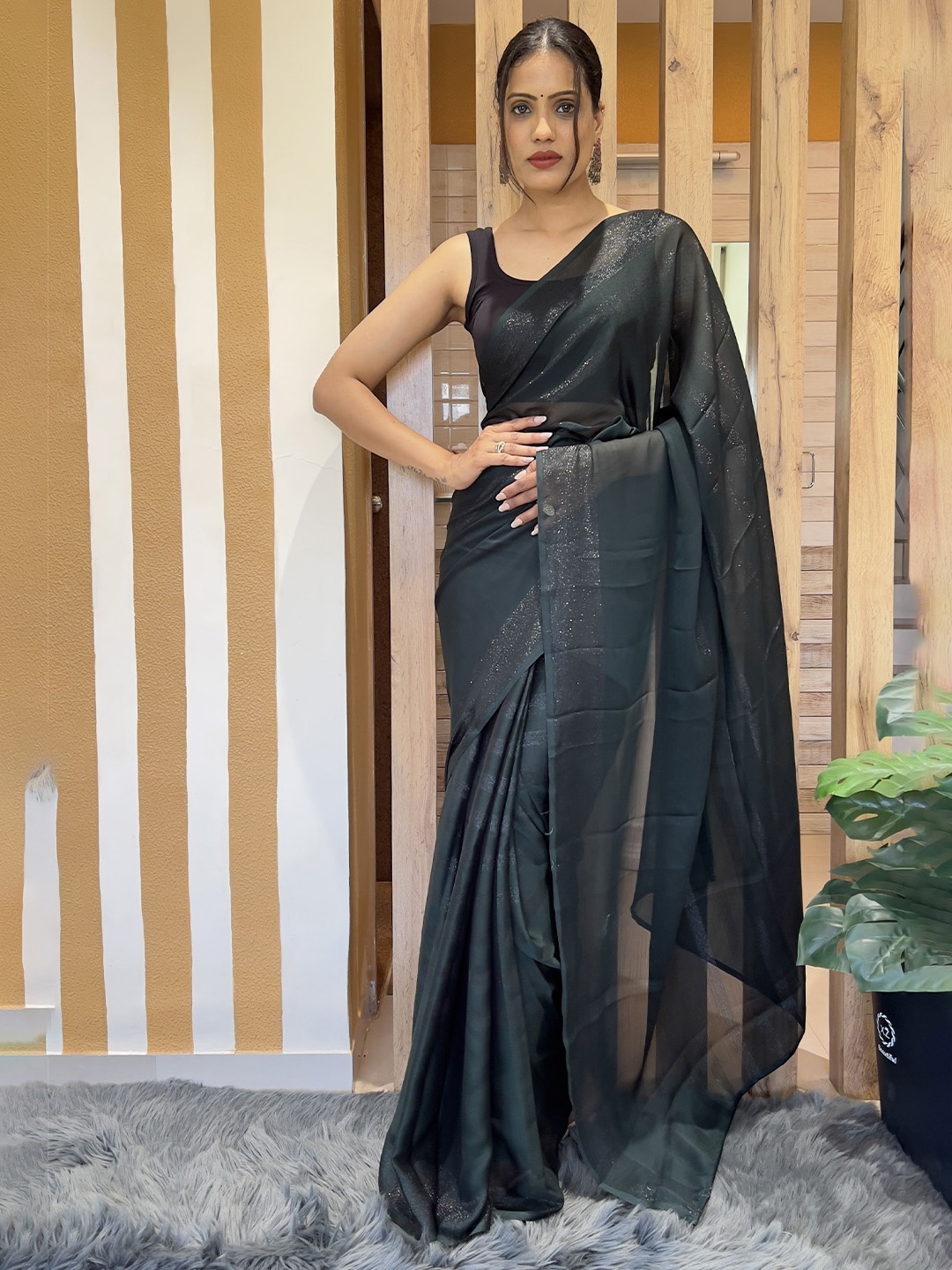 

bansari textiles Striped Embellished Saree, Green