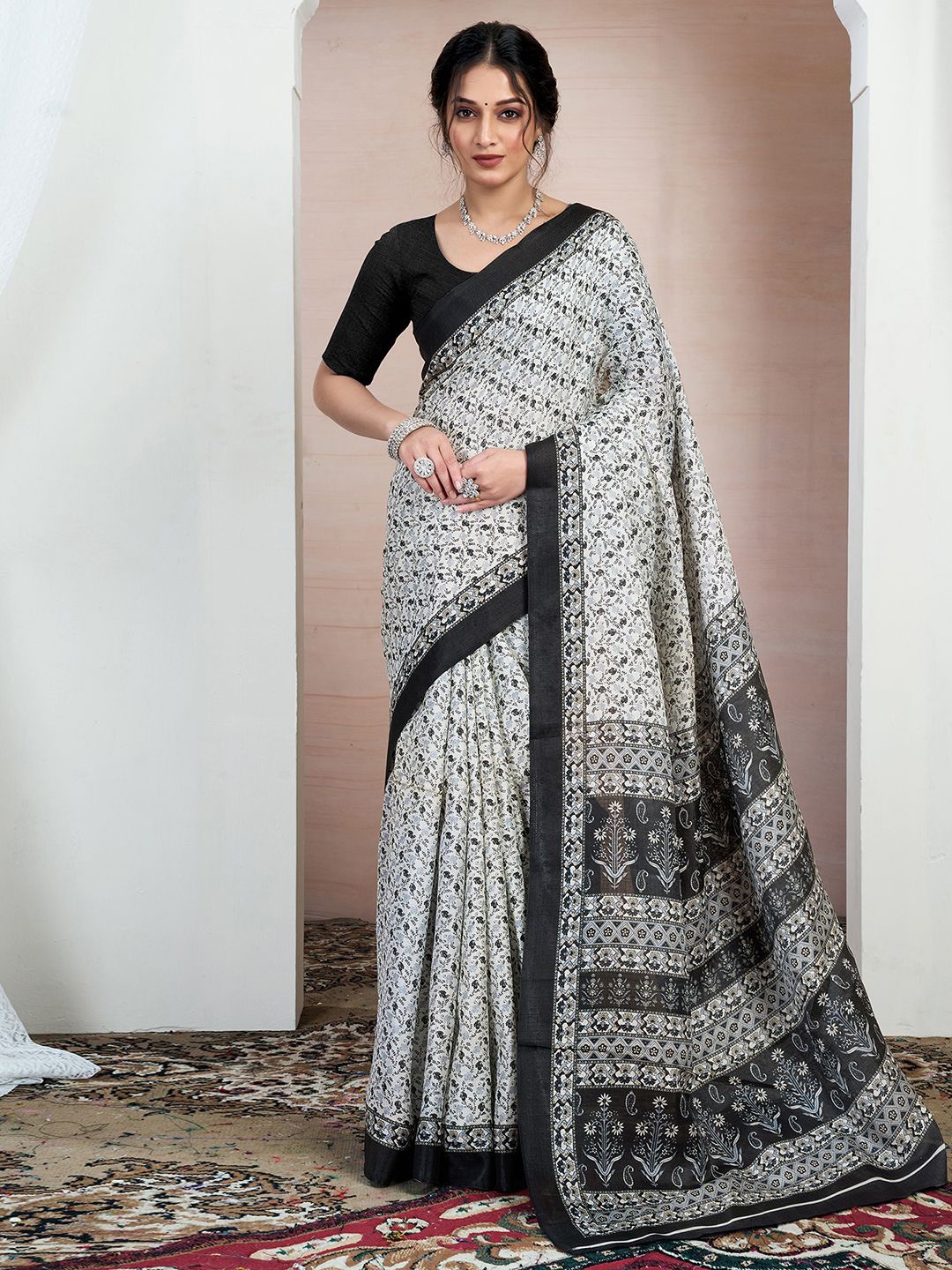 

KALINI Floral Printed Saree With Blouse Piece, White
