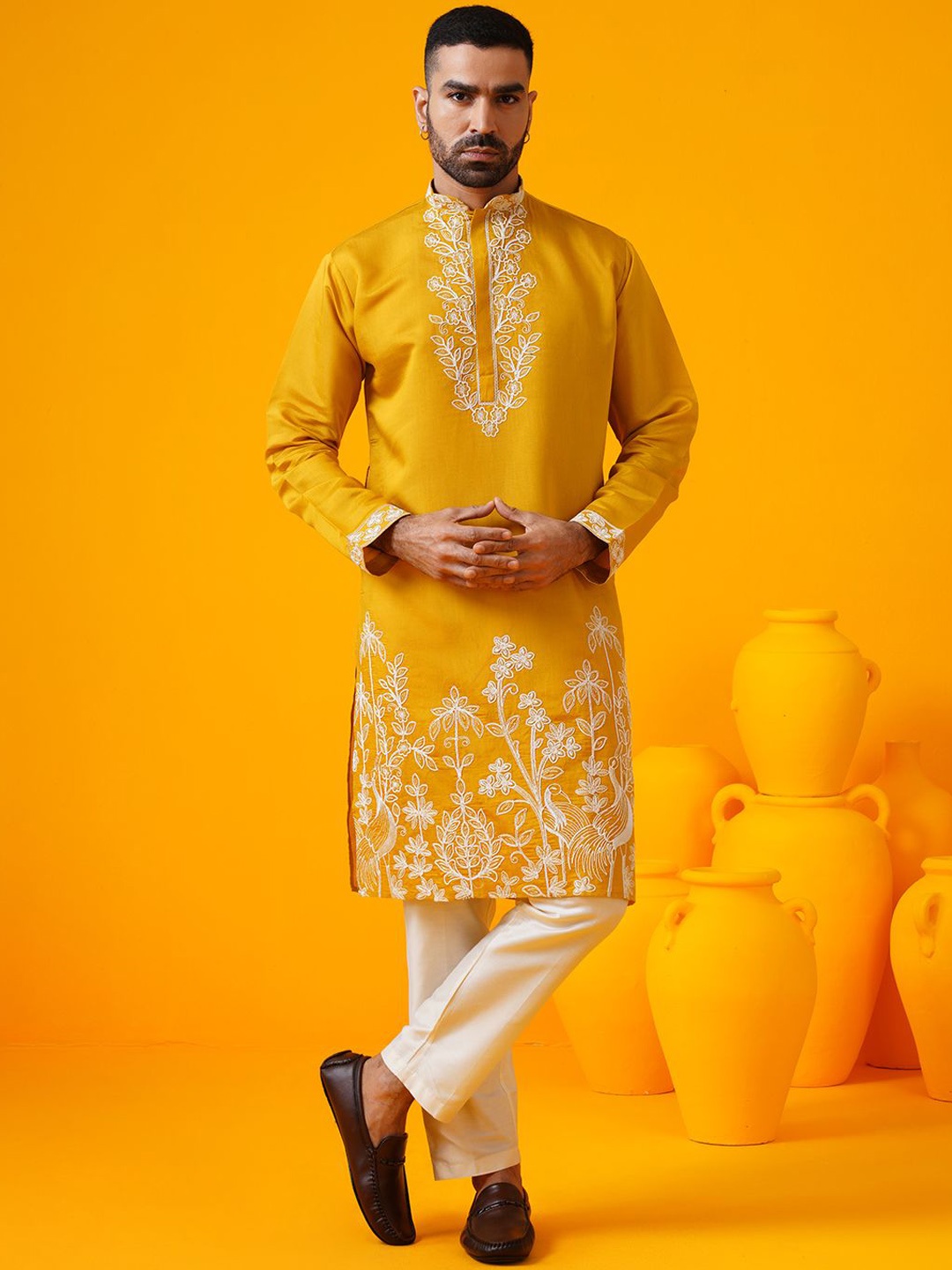 

SOJANYA LUXE Floral Embroidered Mandarin Collar Straight Kurta, Mustard