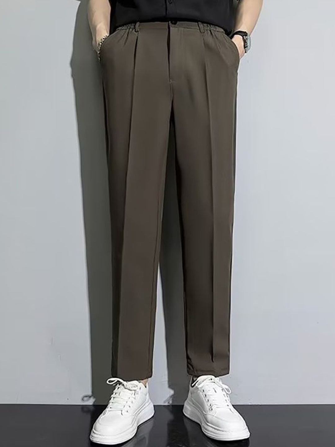 

StyleCast x Revolte Men Loose Fit Pleated Trousers, Brown