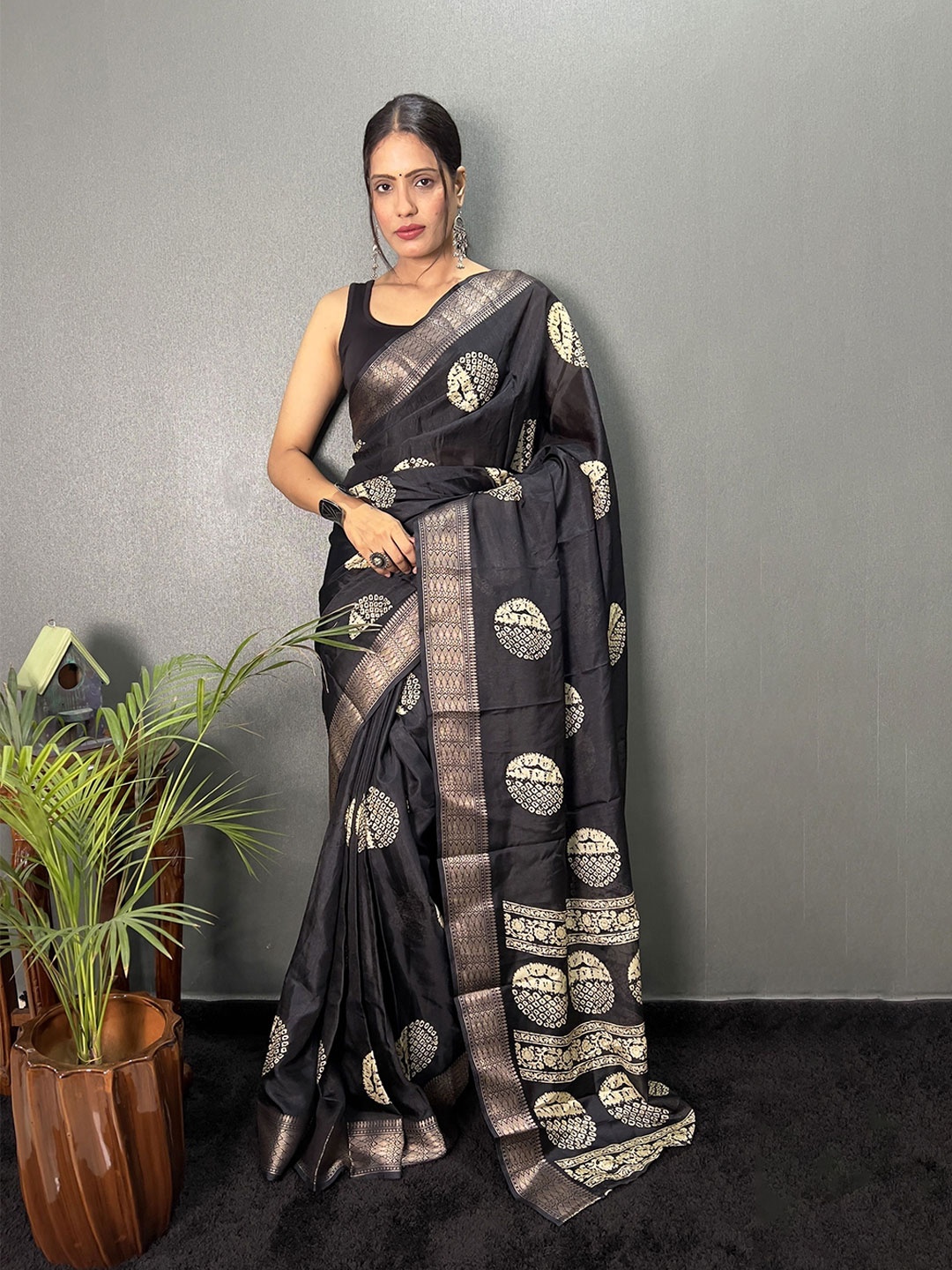 

bansari textiles Woven Design Zari Organza Saree, Black