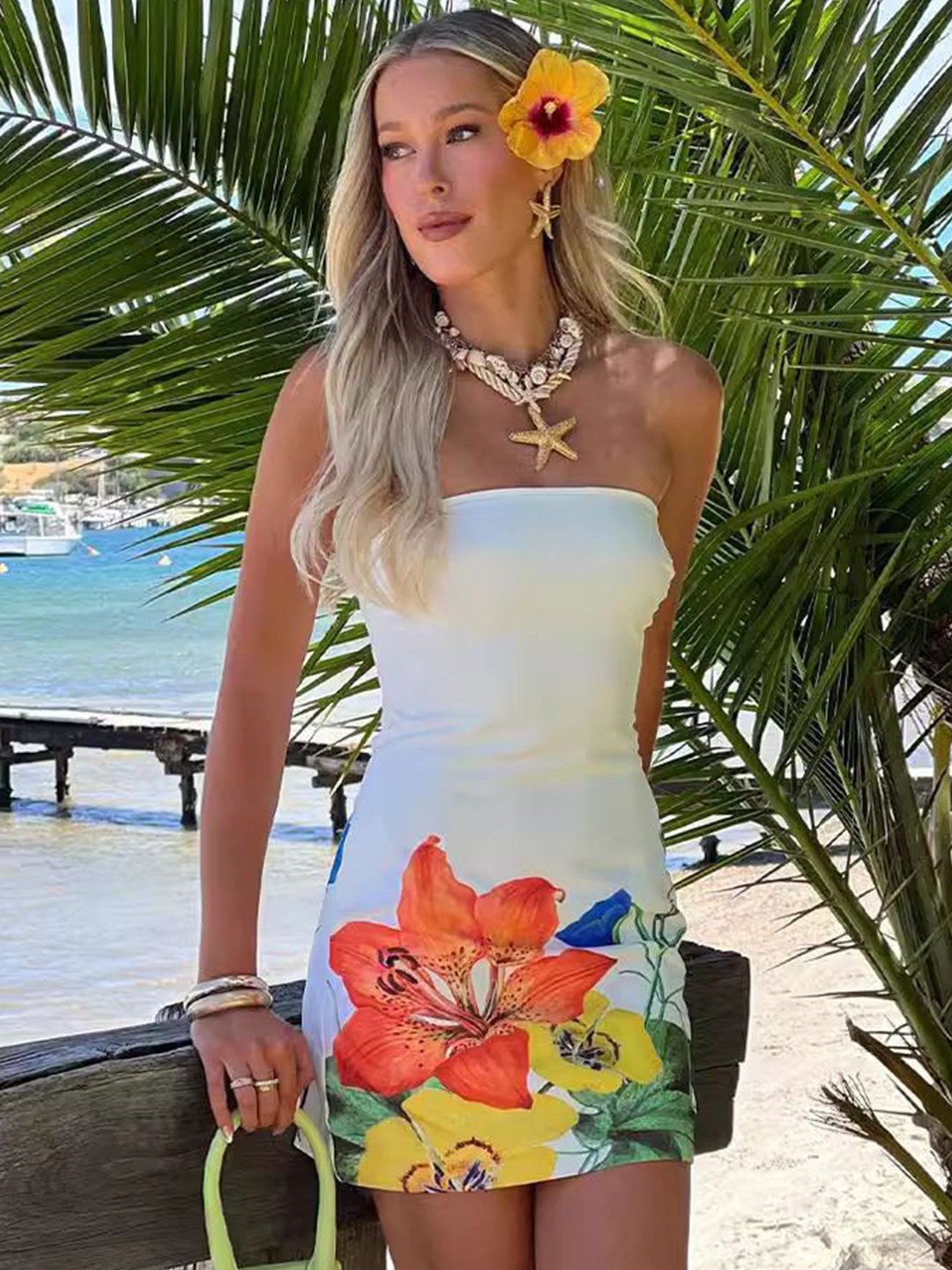 

StyleCast x Revolte Women Floral Printed Bodycon Dress, White