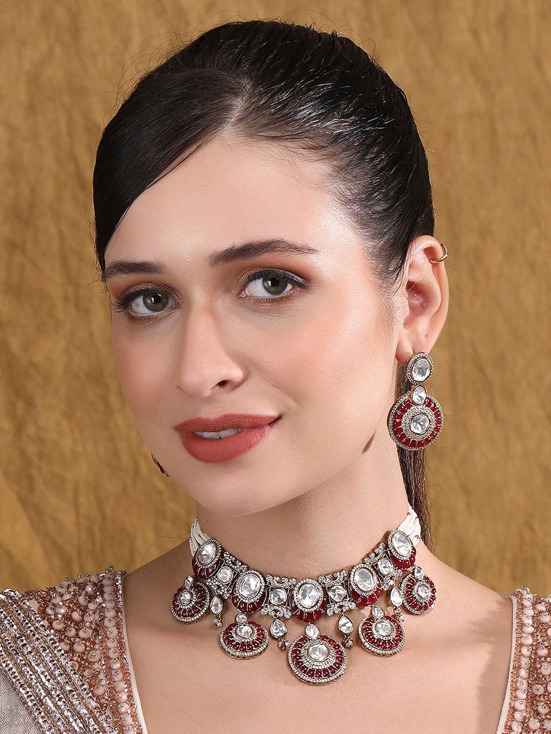 

AURAA TRENDS Gold-Plated Kundan-Studded & Beaded Jewellery Set