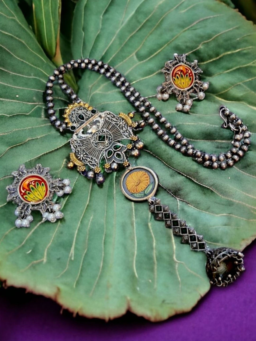 

Ekanibymonashstudio Silver-Plated Stone Studded & Beaded Jewellery Set