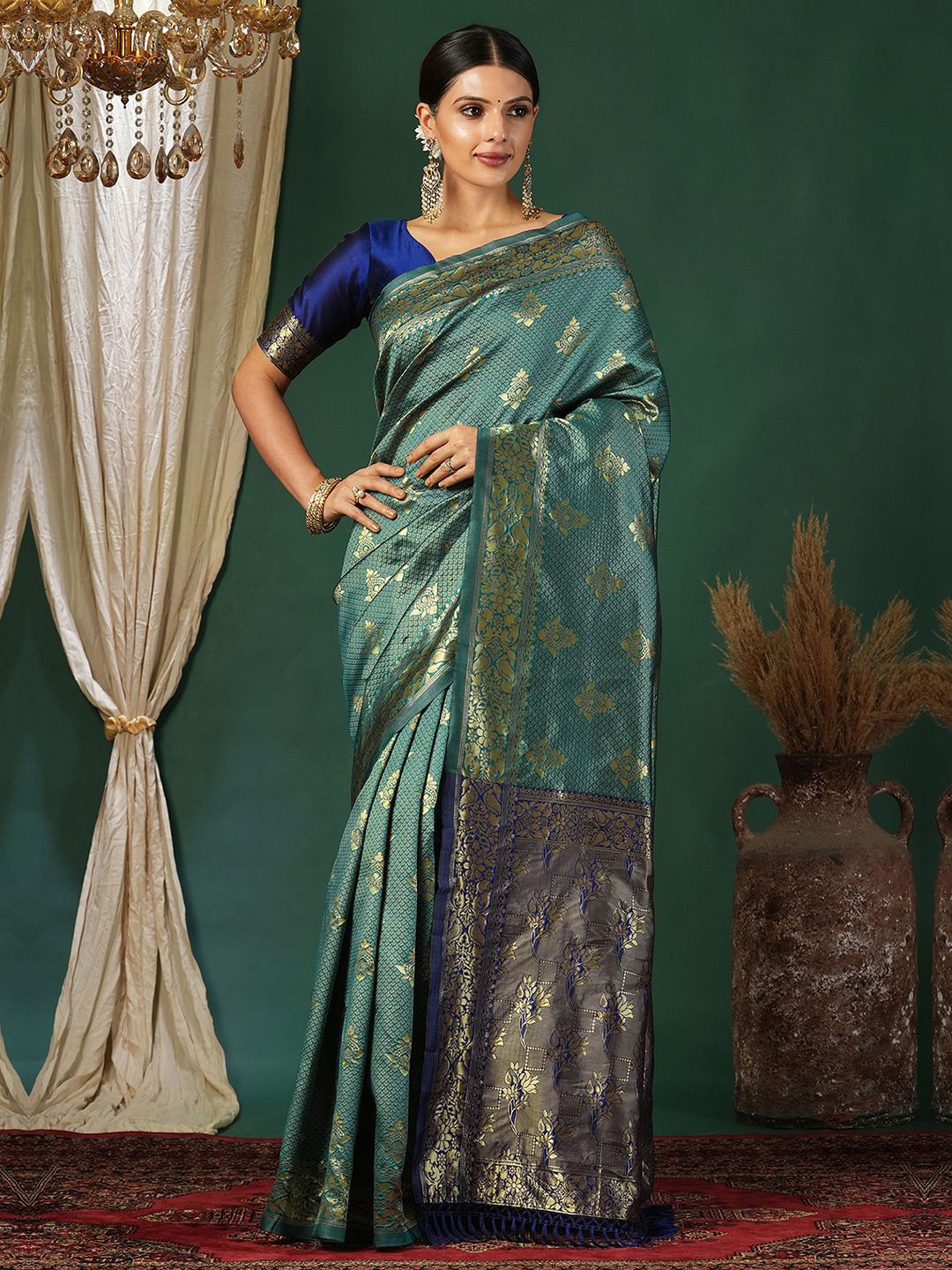

KALINI Woven Design Zari Banarasi Saree, Green