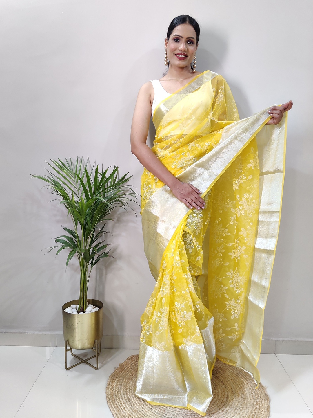 

bansari textiles Woven Design Zari Jute Silk Kota Saree, Yellow