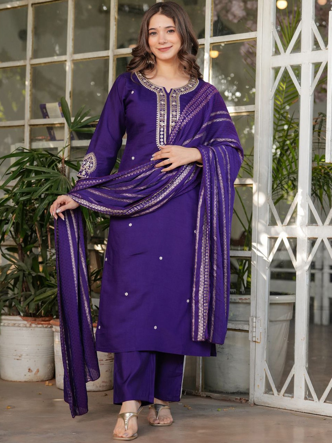 

REALLTREND Notch-Neck Floral Embroidered Sequinned Straight Kurta With Trousers & Dupatta, Purple