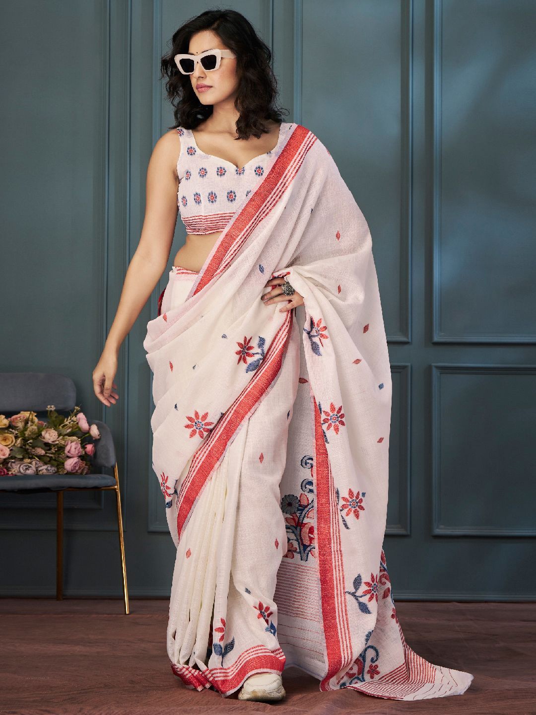 

Mitera Floral Printed Saree, White