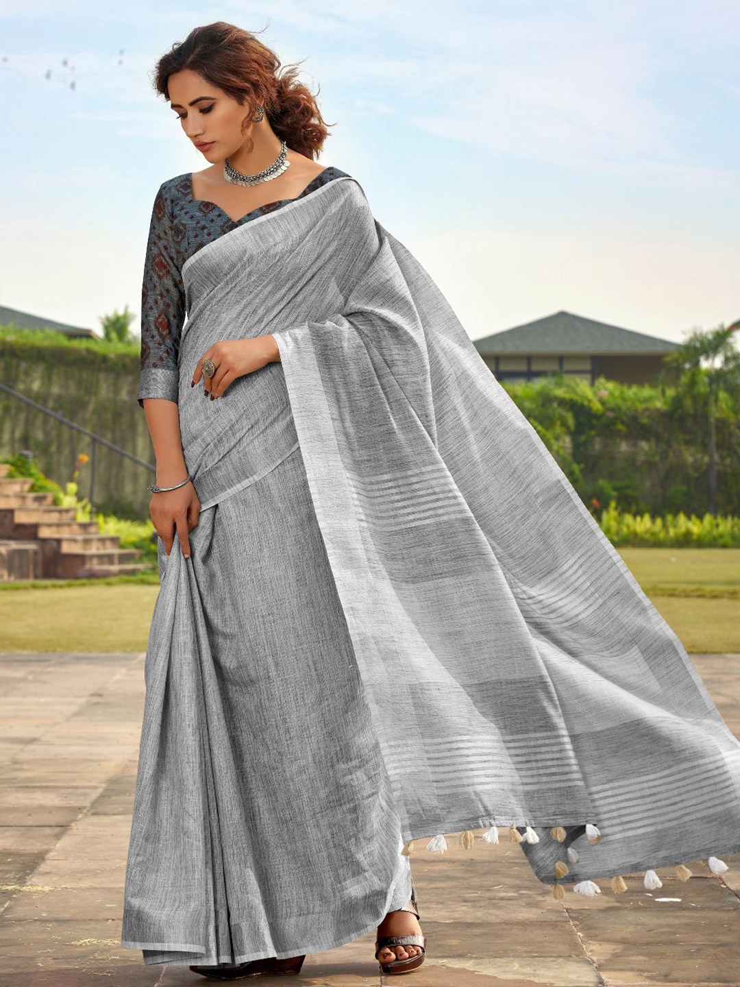 

Mitera Woven Design Zari Linen Blend Khadi Saree, Grey