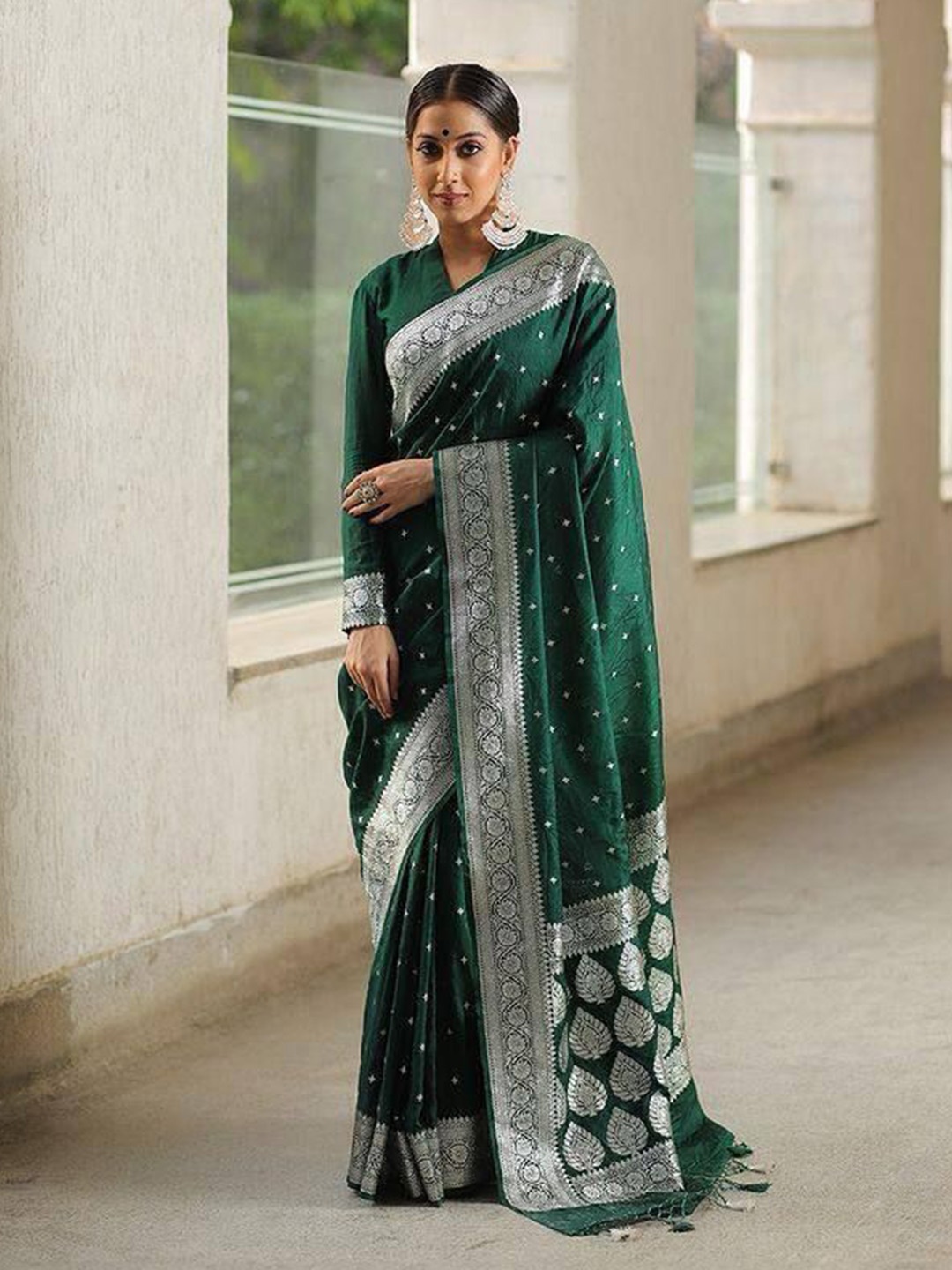 

bansari textiles Woven Design Zari Pure Cotton Kanjeevaram Saree, Green