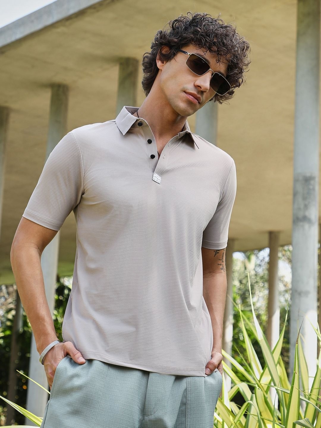

Campus Sutra Men Polo Collar Pockets T-shirt, Grey