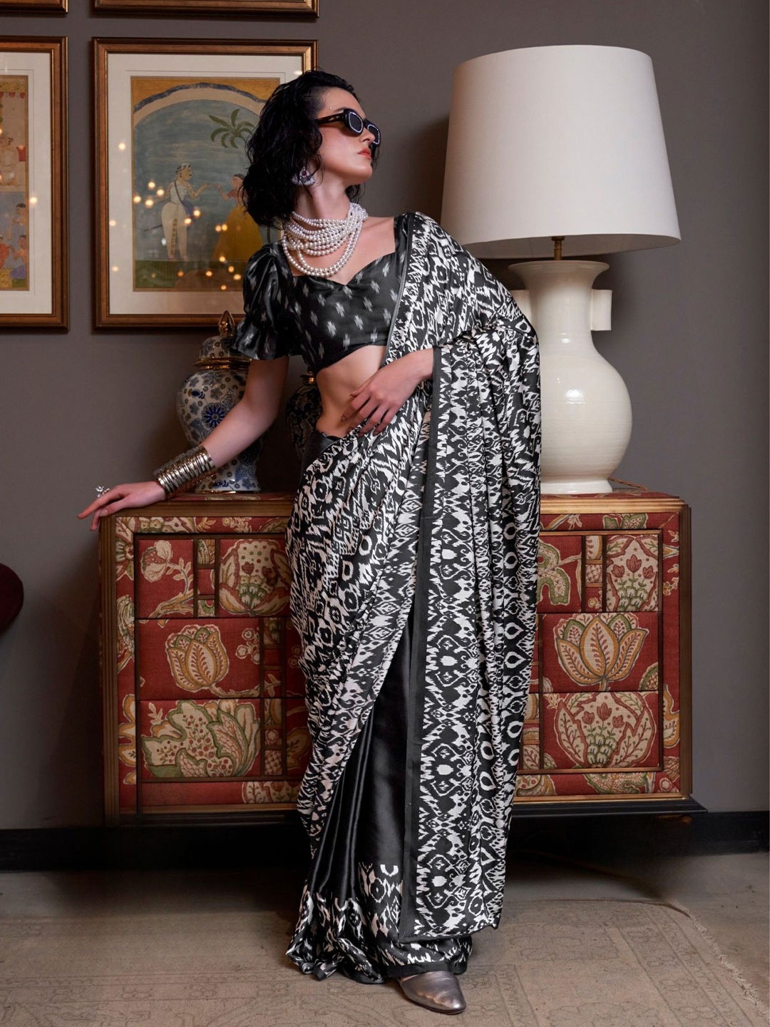 

DEVATITHI Satin Saree, Black