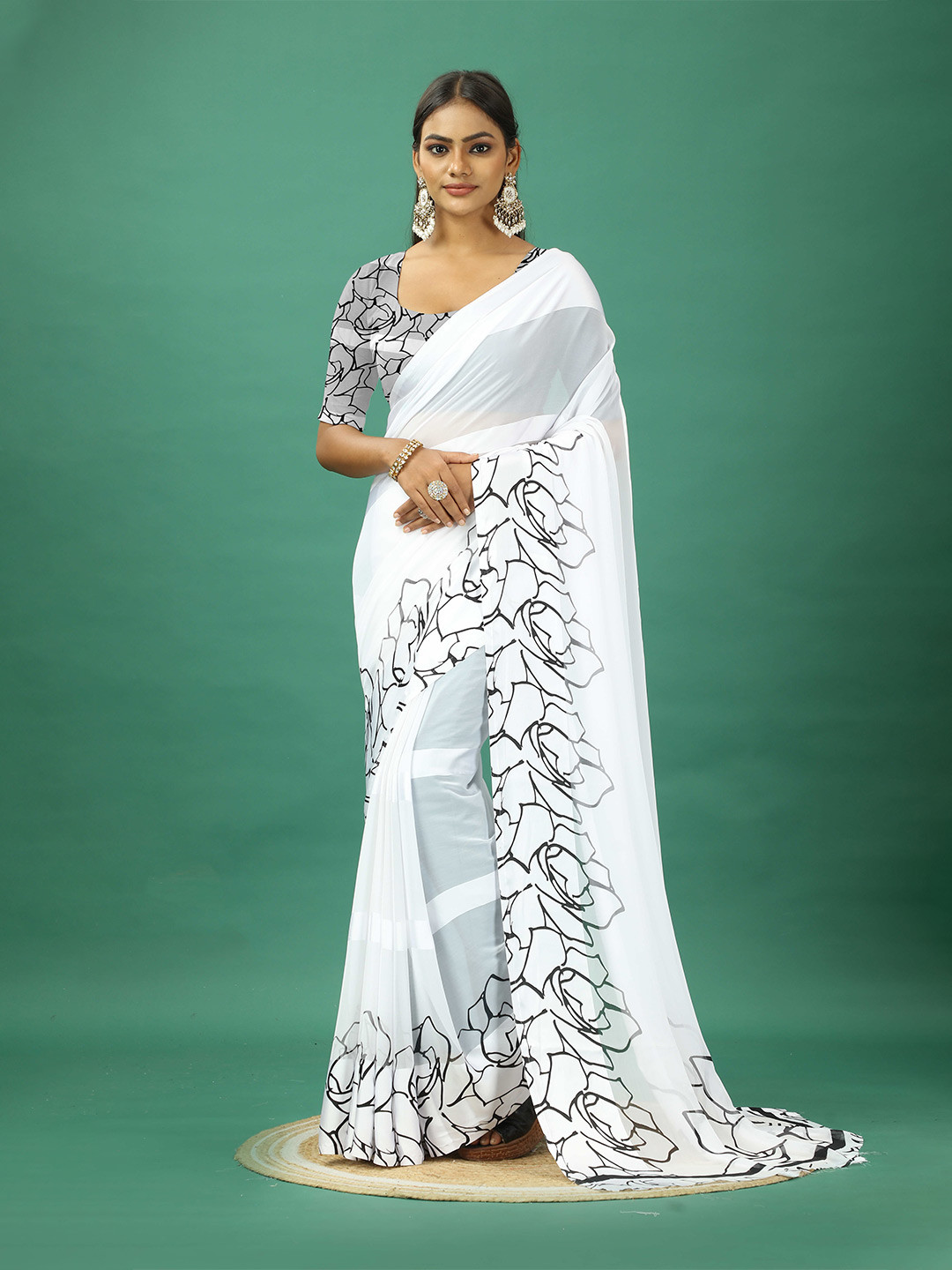 

A.V.M. SILK MILLS Printed Saree With Blouse Piece, White